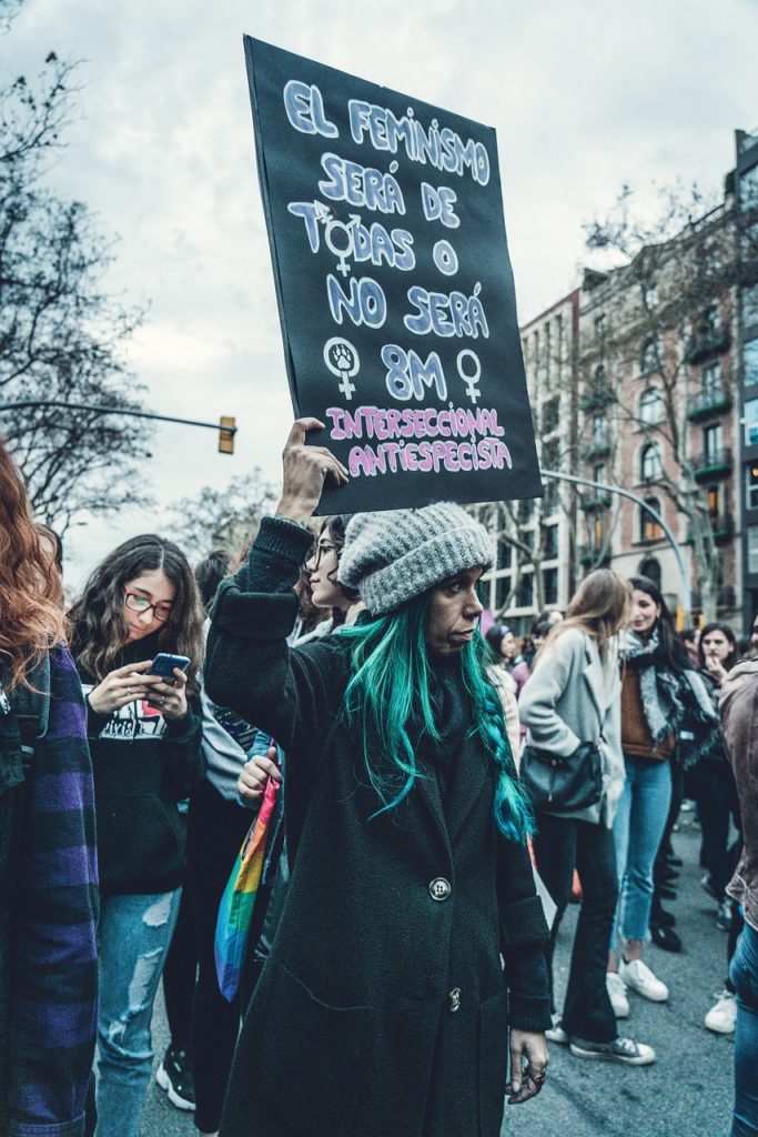 Die Dos und Donts von Beziehungen uber Bildschirme Tipps von Dating Coaches